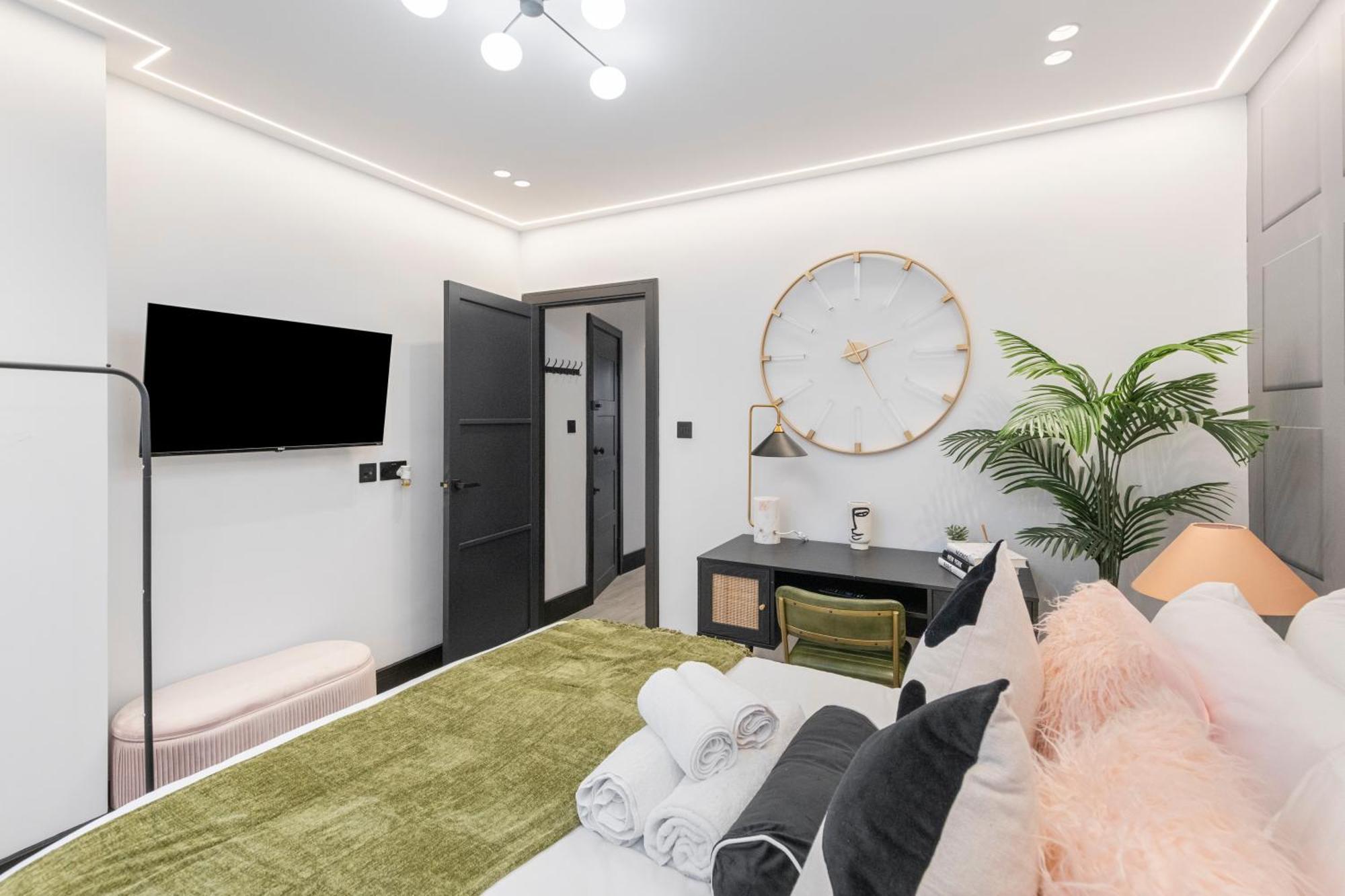 Ferienwohnung Unwind In Style 2Br With Cozy Backyard For Groups London Exterior foto